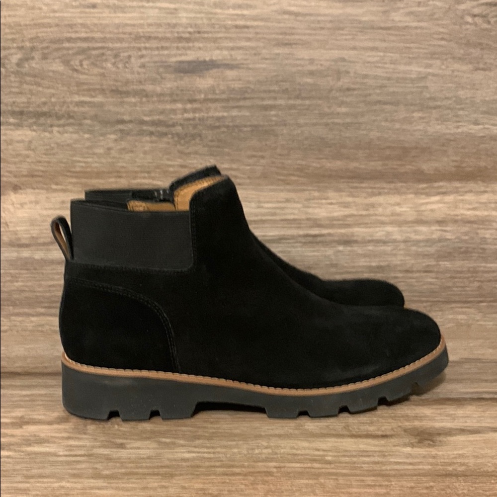Vionic  Womens Brionie Black Suede Ankle Chelsea Boots  Size 8.5